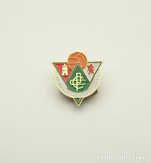 Coleccionismo deportivo: Badge Pin football clubs in Spain - CP Cacere&ntilde;o