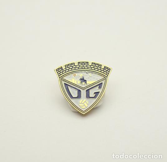 Coleccionismo deportivo: Badge Pin football clubs in Spain - CD Guadalajara.