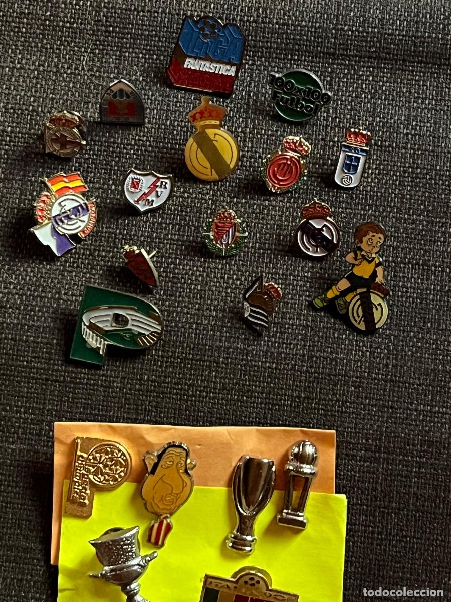 Coleccionismo deportivo: 23 Pins DEPORTE pins F&Uacute;TBOL #vintage #coleccion