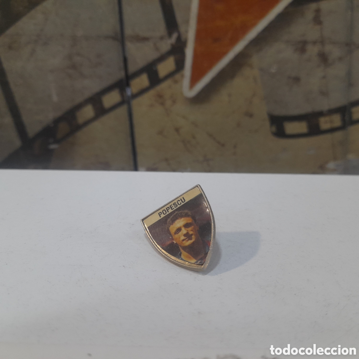 Coleccionismo deportivo: Pin de Futbol: Popescu