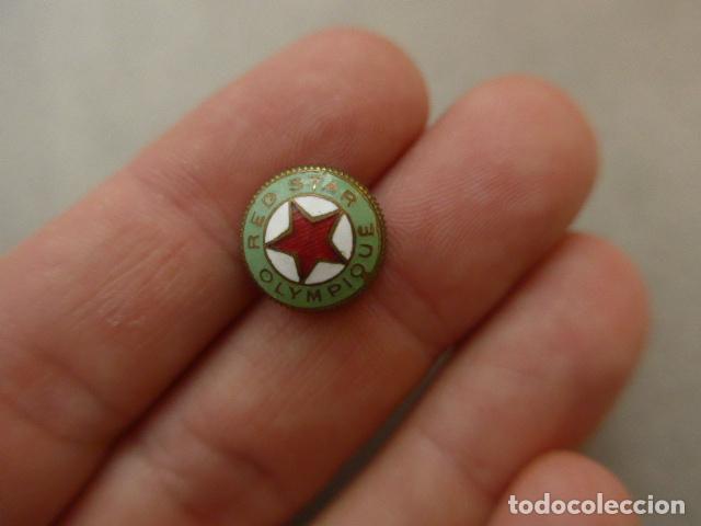 Coleccionismo deportivo: Antigua insignia de futbol del Red Star Olimpique, francia, original