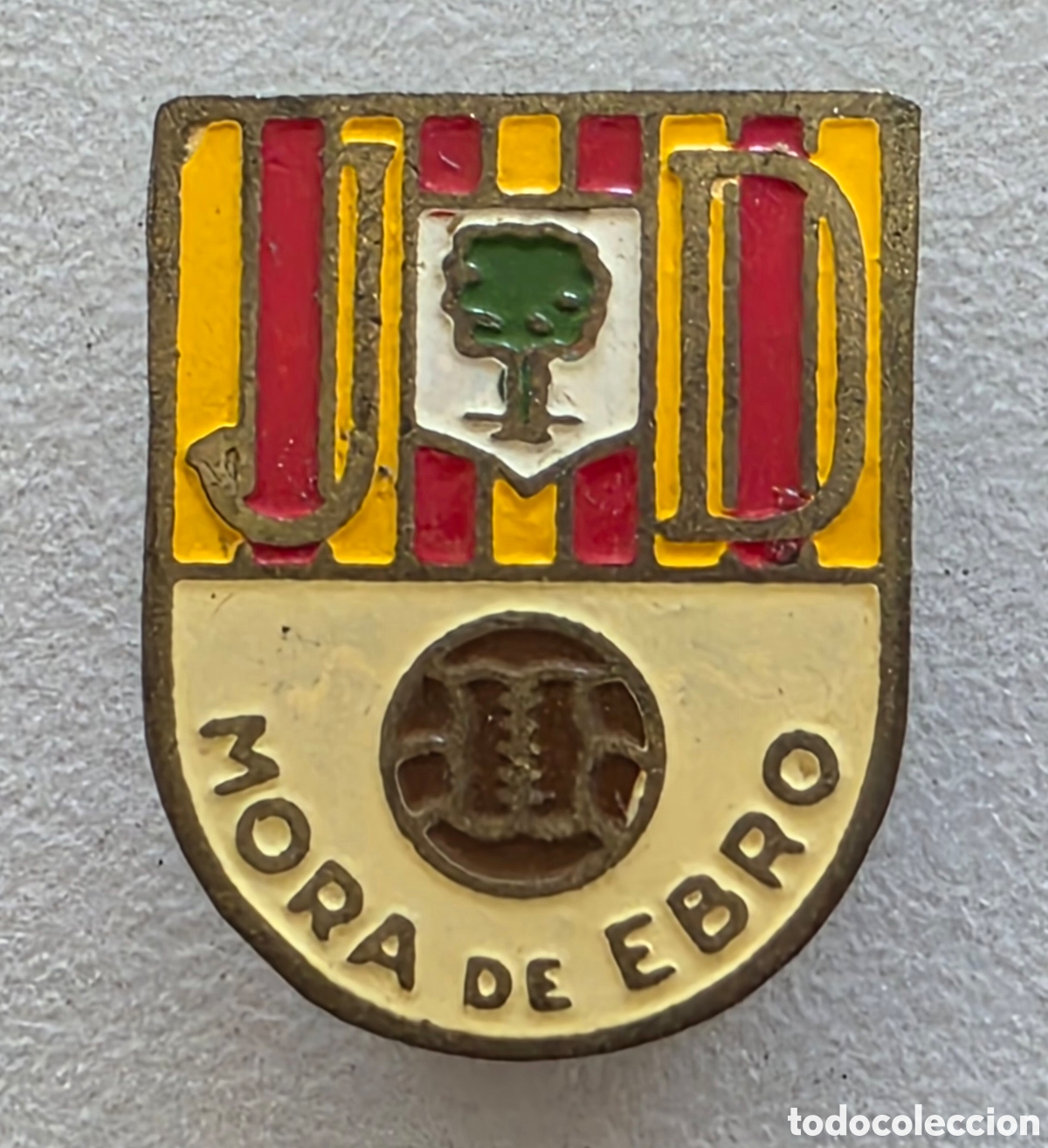 Coleccionismo deportivo: Insignia Club Juventud Deportiva Mora de Ebro 1953 F&uacute;tbol Catal&agrave; Tarragona Joventut Ebre Balompi&eacute;