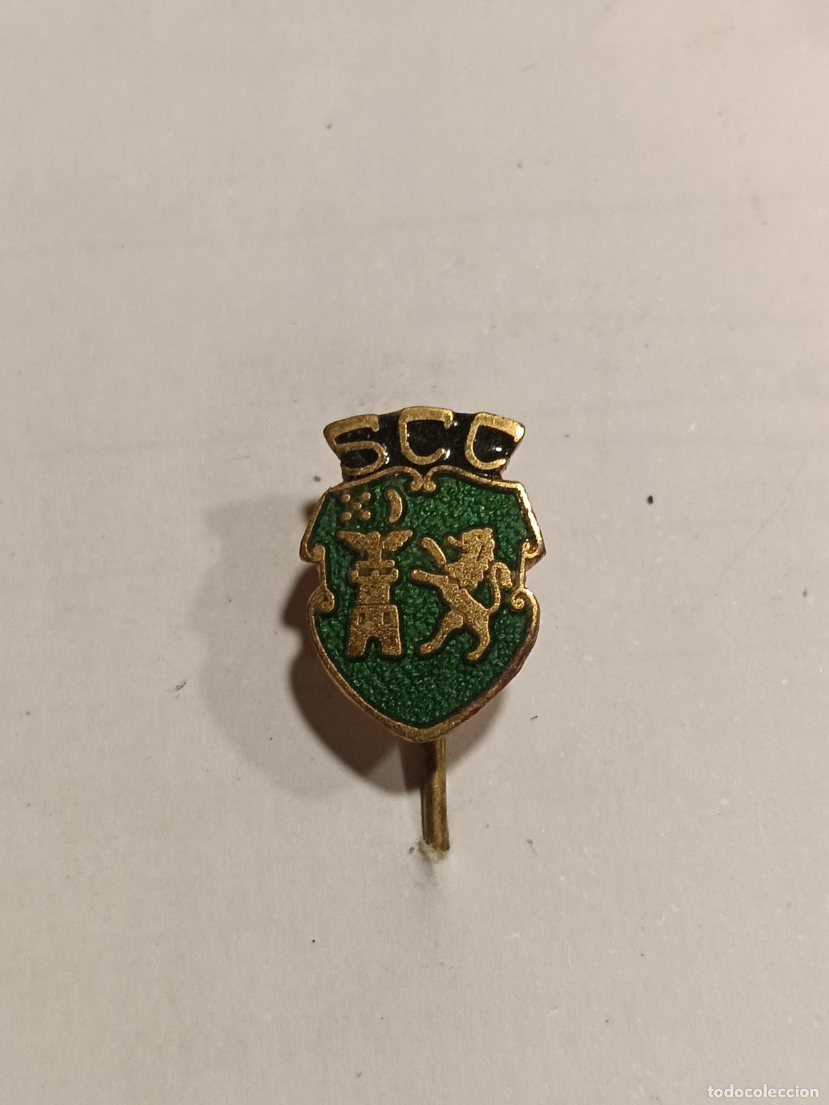 Coleccionismo deportivo: Antiguo pin escudo futbol Sporting club covilha insignia de aguja esmaltada equipo portugal