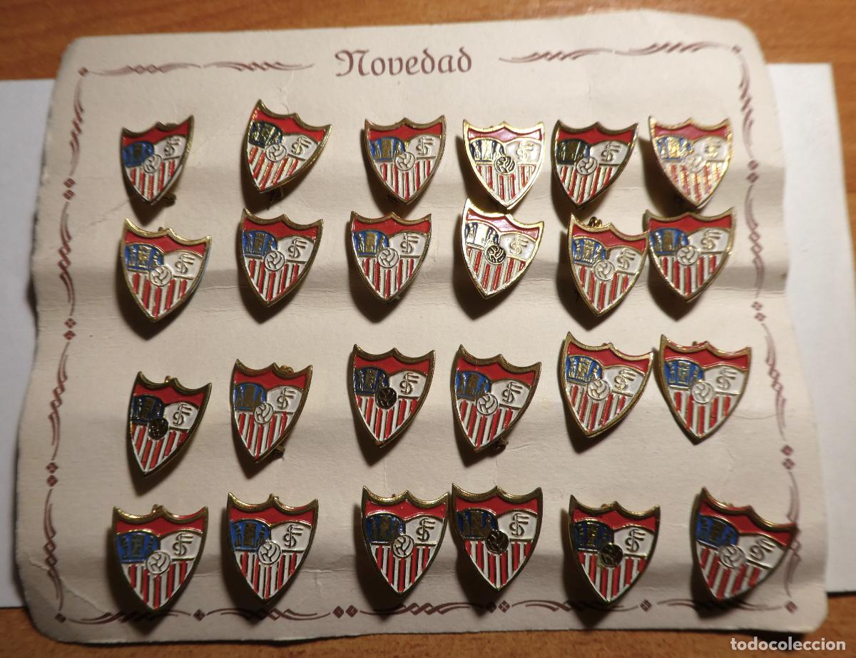 Coleccionismo deportivo: BLISTER CON 24 PINS INSIGNIA - SEVILLA FUTBOL CLUB, de aguja a&ntilde;os 60