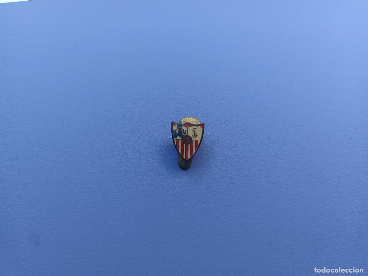 Coleccionismo deportivo: INSIGNIA CLUB DE FUTBOL SEVILLA