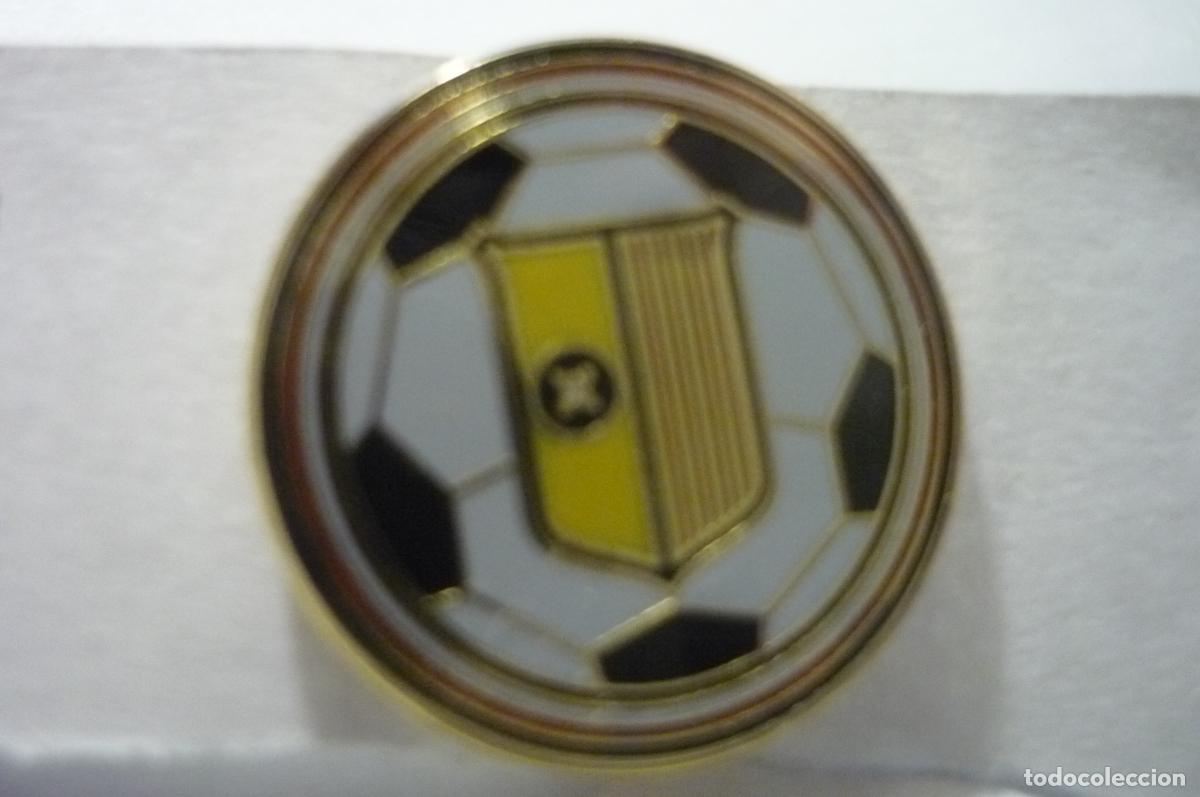 Coleccionismo deportivo: pin futbol ce sineu fed balear