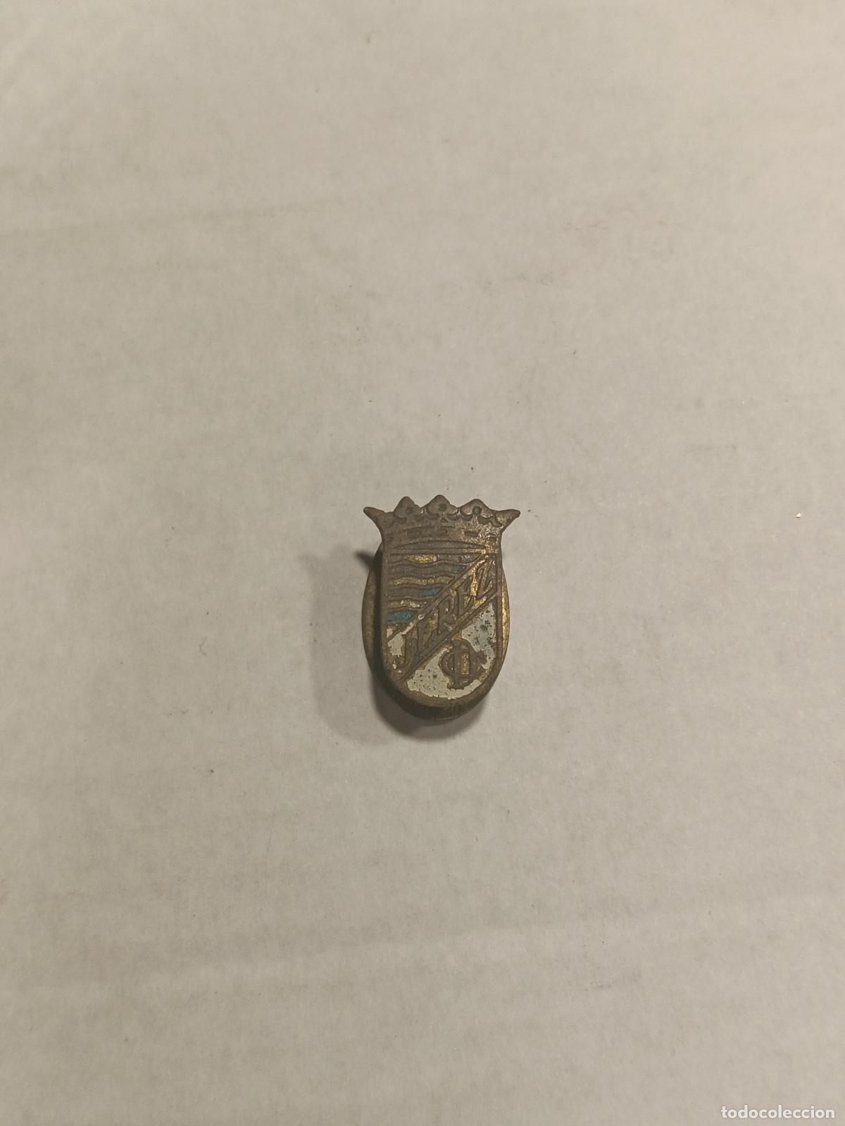 Coleccionismo deportivo: Rar&iacute;simo pin antiguo escudo equipo futbol club deportivo jerez insignia de ojal a&ntilde;os 40