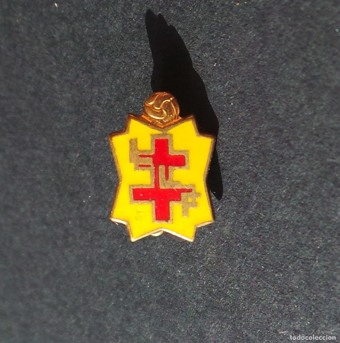 Collezionismo sportivo: ANTIGUA INSIGNIA DE SOLAPA DE LA FEDERACI&Oacute;N ESLOVACA DE F&Uacute;TBOL (SLOVENSK&Yacute; FUTBALOV&Yacute; ZV&Auml;Z).