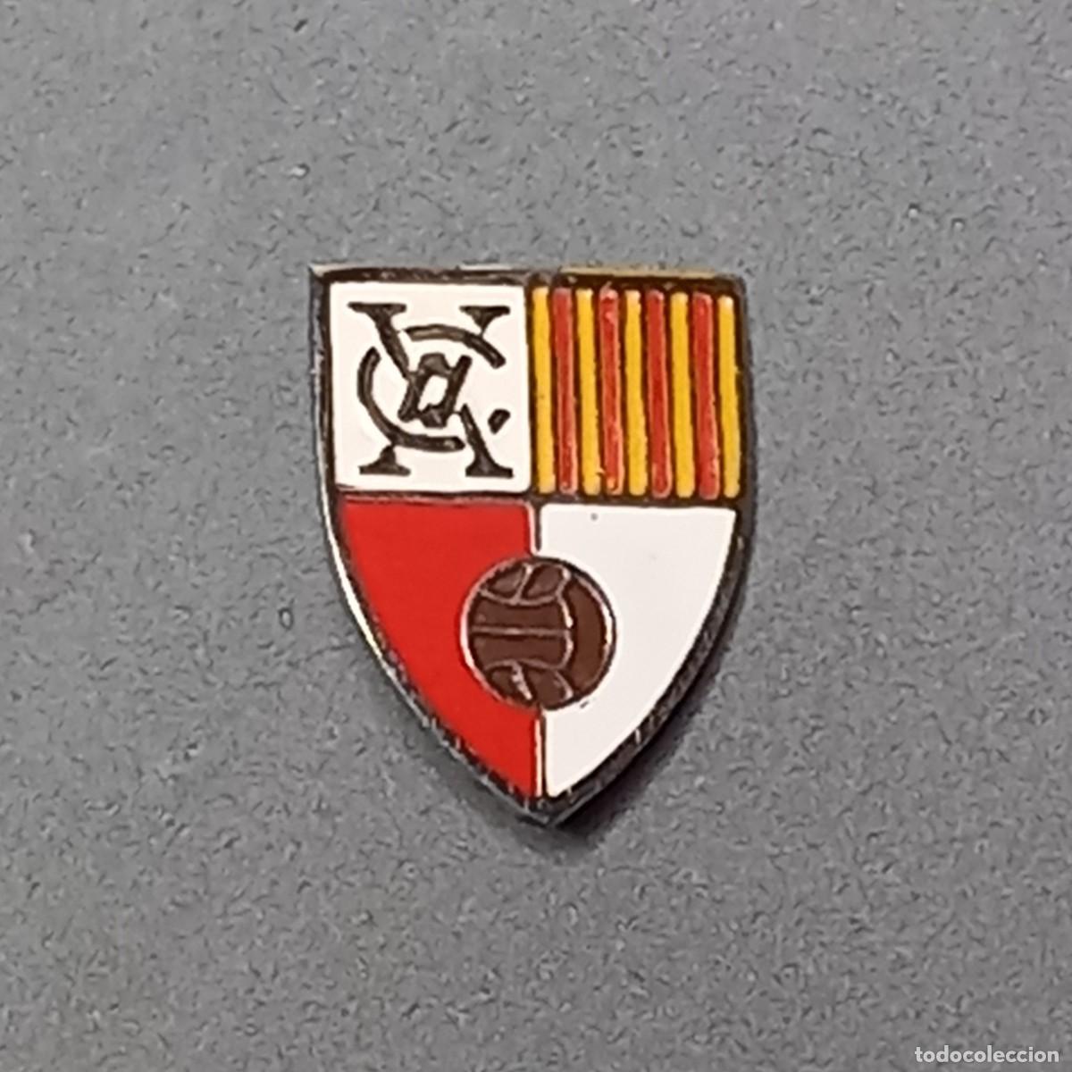 Colecionismo desportivo: Antigua insignia imperdible del Club Atl&egrave;tic Vilafranca actual Fundaci&oacute; Esportiva Atl&egrave;tic Vilafranca