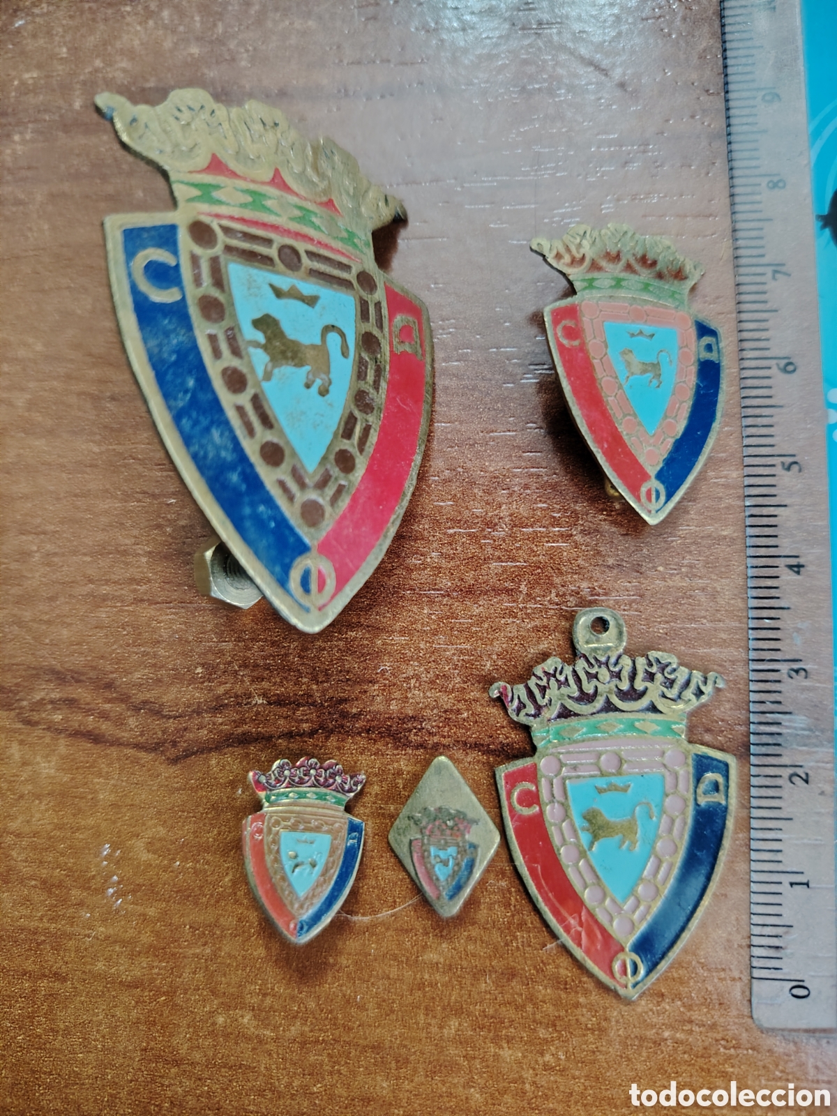 Sports collectibles: Lote de insignias Club Deportivo Osasuna
