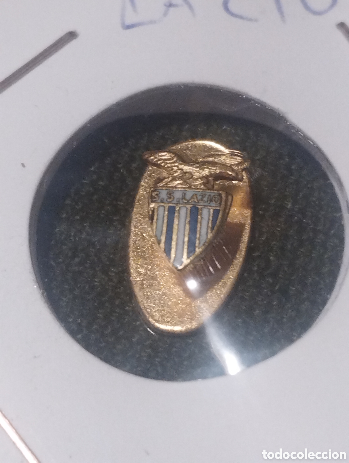 Coleccionismo deportivo: Ins&iacute;gnia de solapa Lazio