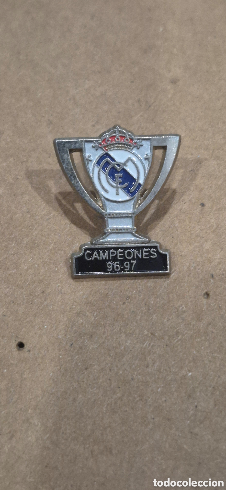 Collectionnisme sportif: Pin Real Madrid Club de F&uacute;tbol a&ntilde;os 80-90
