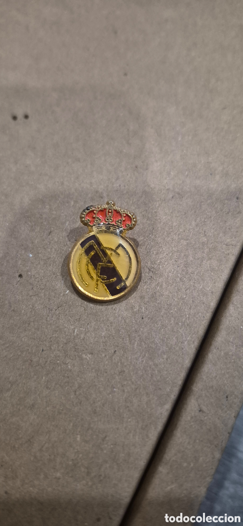 Collectionnisme sportif: Pin Real Madrid Club de F&uacute;tbol a&ntilde;os 80-90