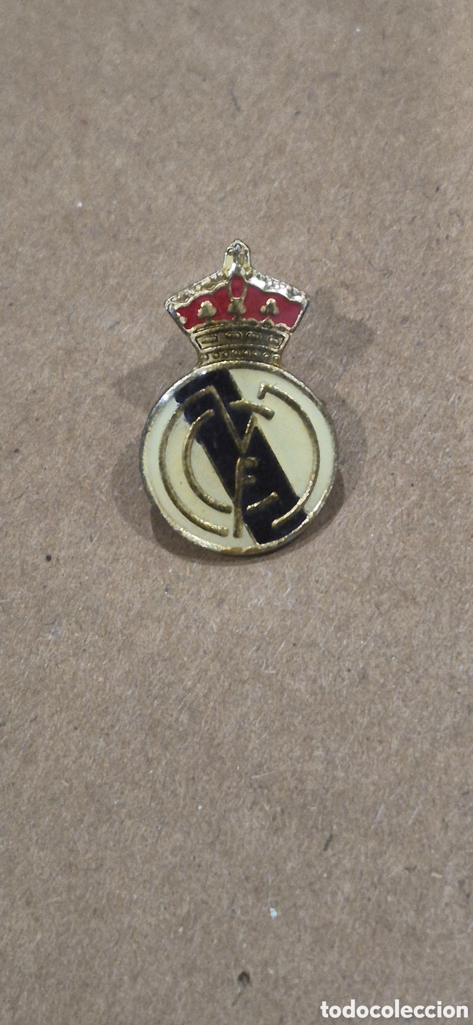Collezionismo sportivo: Pin Real Madrid Club de F&uacute;tbol a&ntilde;os 80-90