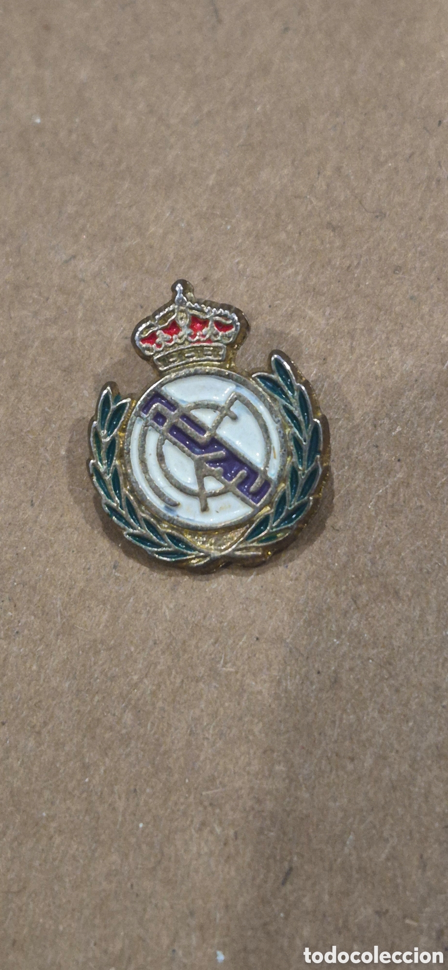 Coleccionismo deportivo: Pin Real Madrid Club de F&uacute;tbol a&ntilde;os 80-90
