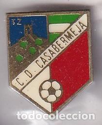 Collectionnisme sportif: ANTIGUA INSIGNIA DE IMPERDIBLE DEL EQUIPO DE FUTBOL CASA BERMEJA (FOOTBALL) MALAGA