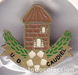 Collectionnisme sportif: ANTIGUA INSIGNIA DE IMPERDIBLE DEL EQUIPO DE FUTBOL CAUDIEL (FOOTBALL) CASTELLON