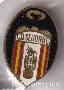 Collectionnisme sportif: ANTIGUA INSIGNIA DE IMPERDIBLE DEL EQUIPO DE FUTBOL SEGORBE (FOOTBALL) CASTELLON