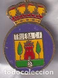 Sports collectibles: ANTIGUA INSIGNIA DE IMPERDIBLE DEL EQUIPO DE FUTBOL TRUEBA (FOOTBALL) BURGOS