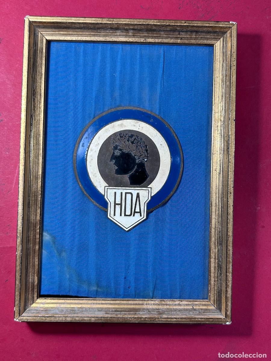 Sports collectibles: PLACA INSIGNIA EMBLEMA HERCULES DE ALICANTE CF HDA
