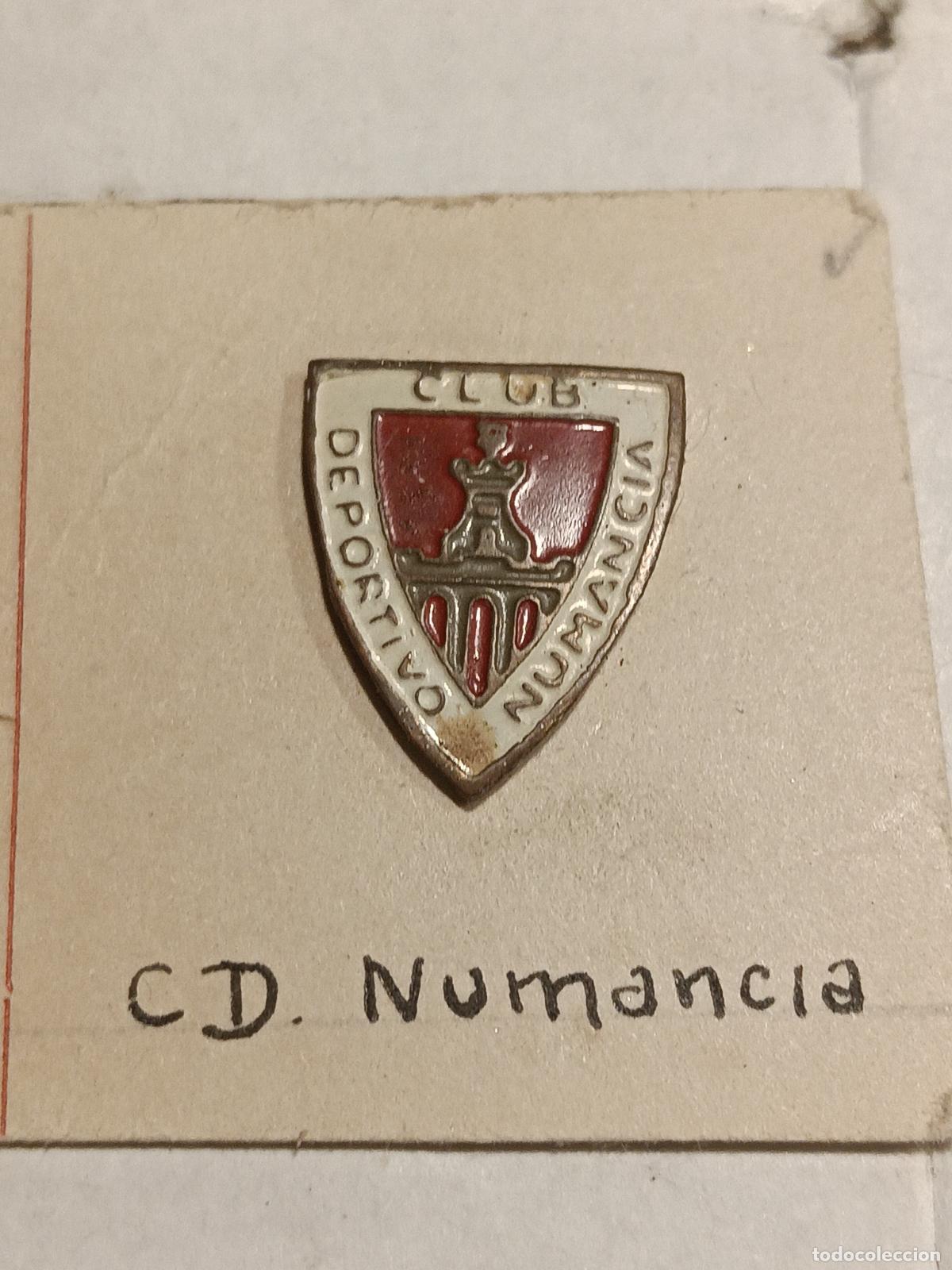 Sammelleidenschaft Sport: Pin antiguo rareza escudo equipo futbol club deportivo numancia insignia original a&ntilde;os 40/50