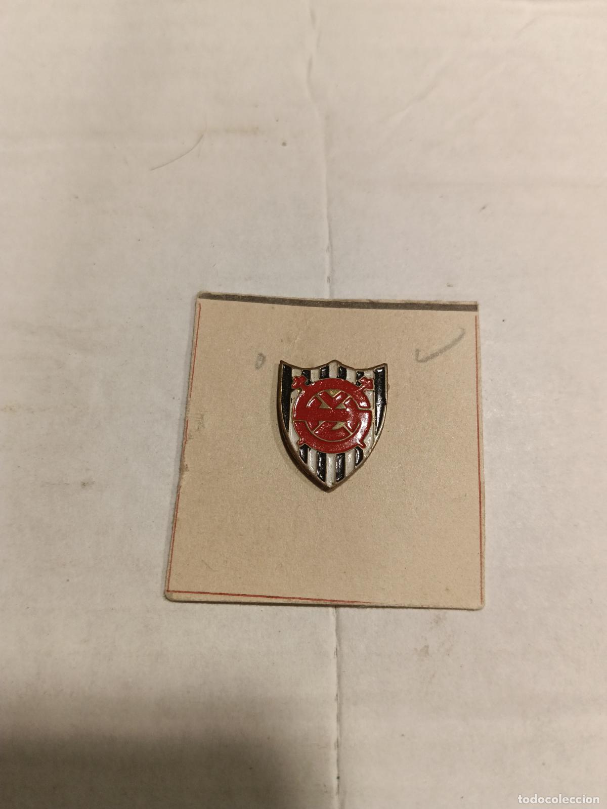 Coleccionismo deportivo: Pin antiguo escudo equipo futbol sociedad deportiva hullera vasco leonesa insignia original a&ntilde;os 50