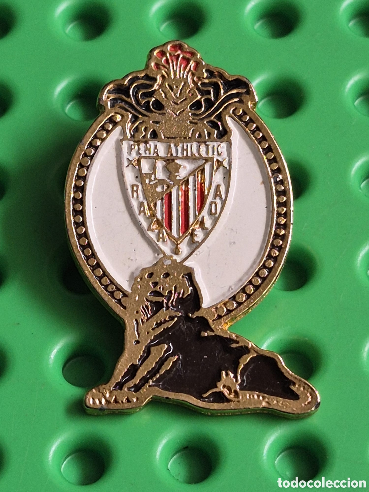Coleccionismo deportivo: Pin Pe&ntilde;a Athletic Elda