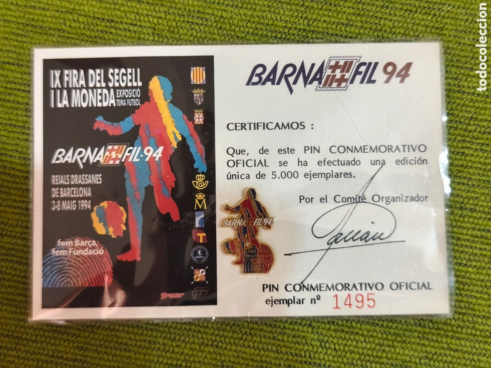 Coleccionismo deportivo: PIN CONMEMORATIVO OFICIAL NUMERADO 1495/5000 IX FERIA DEL SEGELL I LA MONEDA BARNA FIL 94. BAR&Ccedil;A