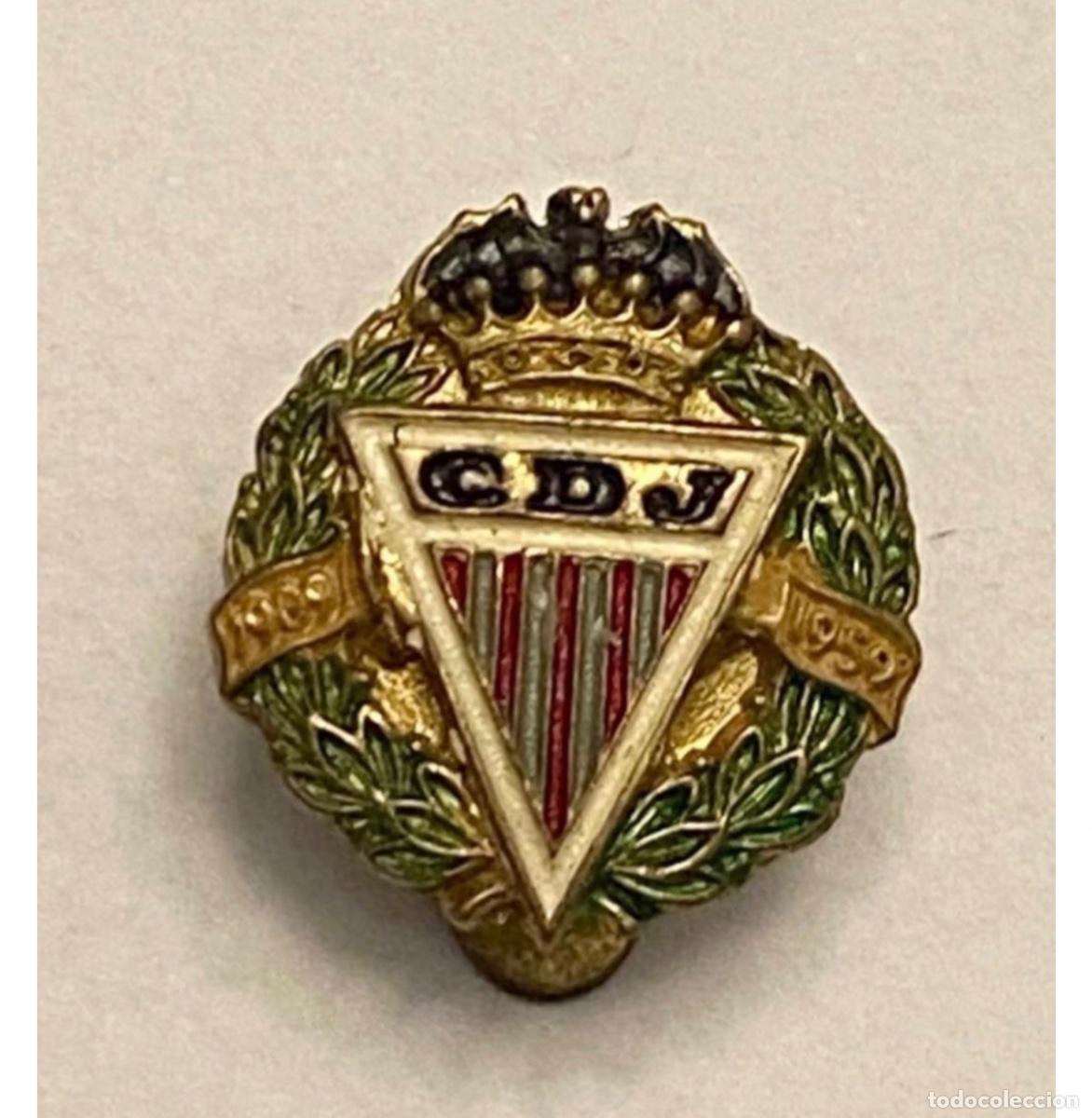 Coleccionismo deportivo: ANTIGUA INSIGNIA 50 ANIVERSARIO CLUB DEPORTIVO JUPITER - CLUB FUTBOL FUNDADO 1909 BARCELONA -