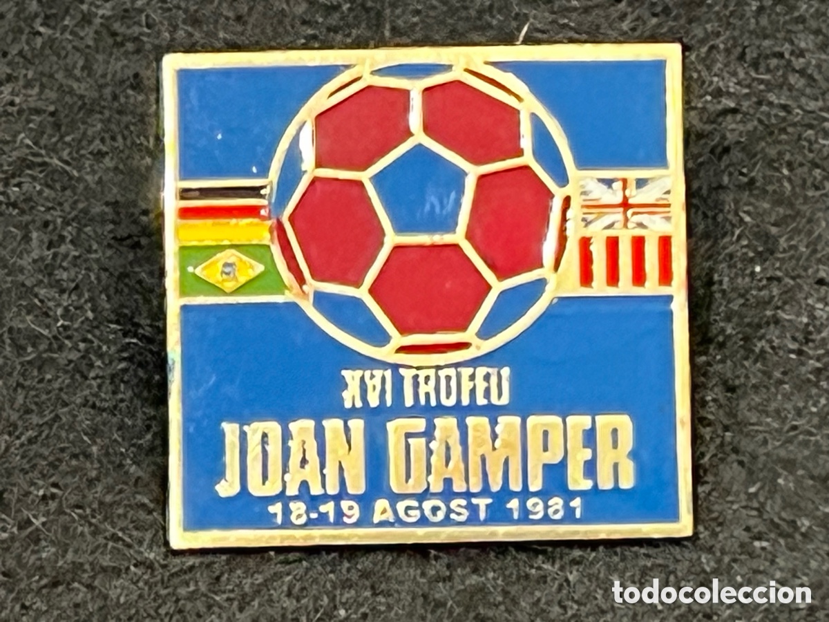 Coleccionismo deportivo: PIN FC BARCELONA XVI TROFEO JOAN GAMPER 1981 IPSWICH TOWN COLONIA VASCO INSIGNIA