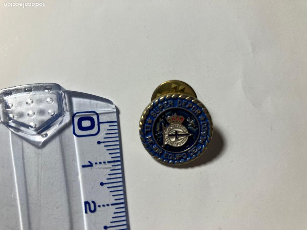Coleccionismo deportivo: Pin f&uacute;tbol. Real Club Deportivo La Coru&ntilde;a. Super Depor. El mejor equipo del mundo