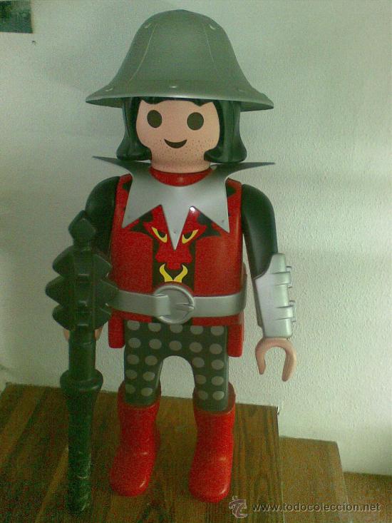 figura playmobil gigante