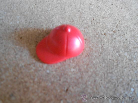 Playmobil: playmobil sombrero gorra roja - Foto 1