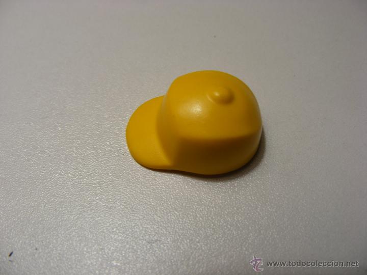 Playmobil: PLAYMOBIL GORRA AMARILLA INFANTIL - Foto 1