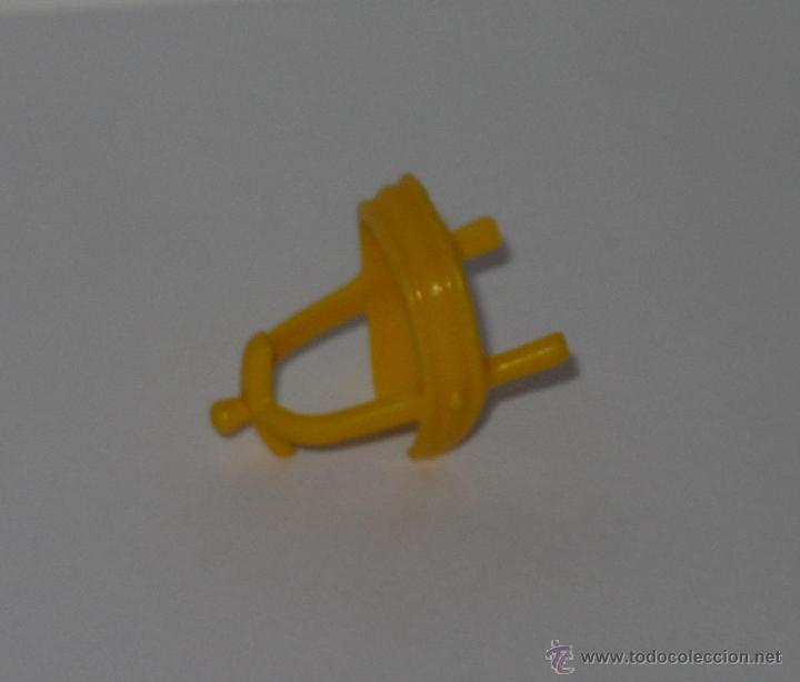 Playmobil: RIENDAS O ADORNO PARA CABALLO U OTRO ANIMAL DE PLAYMOBIL. TOTALMENTE NUEVO.