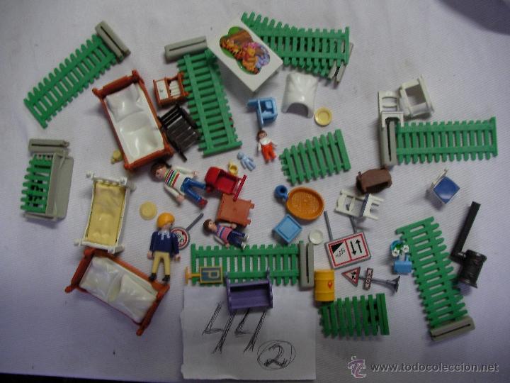 Playmobil: LOTE FIGURAS Y COMPLEMENTOS DE LA CASA Y JARDIN PLAYMOBIL - Foto 1