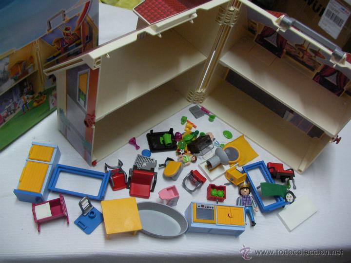 Playmobil: GRAN CAJA PLAYMOBIL CON CASA Y COMPLEMENTOS Y ACCESORIOS VARIOS - Foto 3