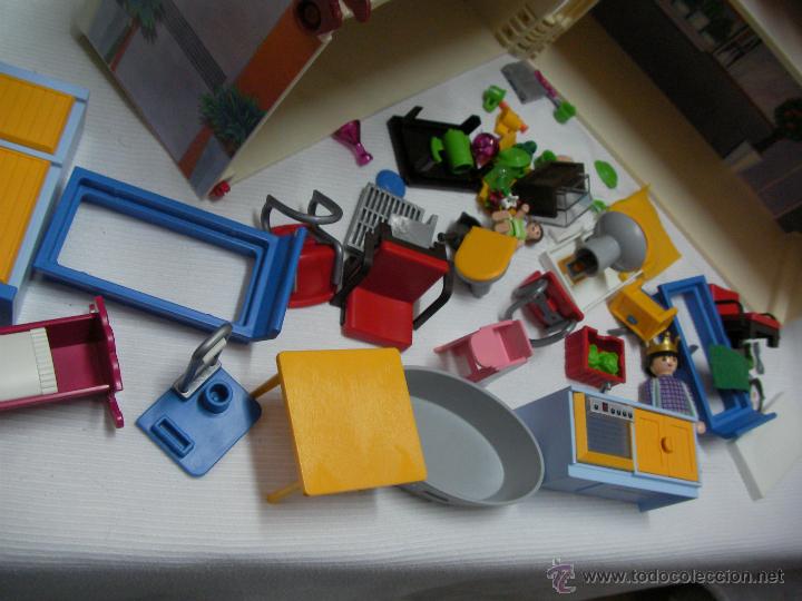 Playmobil: GRAN CAJA PLAYMOBIL CON CASA Y COMPLEMENTOS Y ACCESORIOS VARIOS - Foto 4