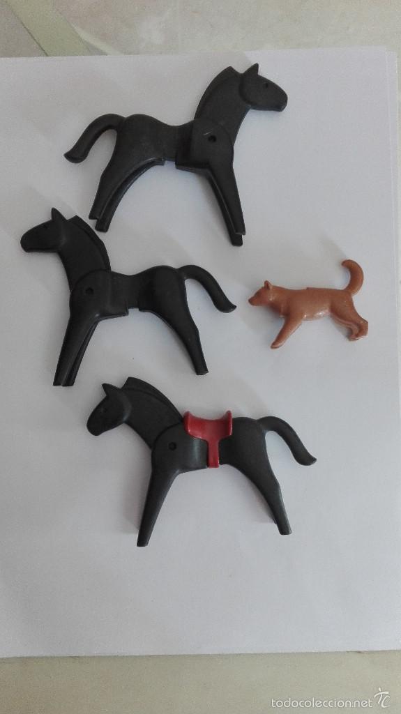 Playmobil: 3 CABALLOS PLAYMOBIL Y UN PERRO