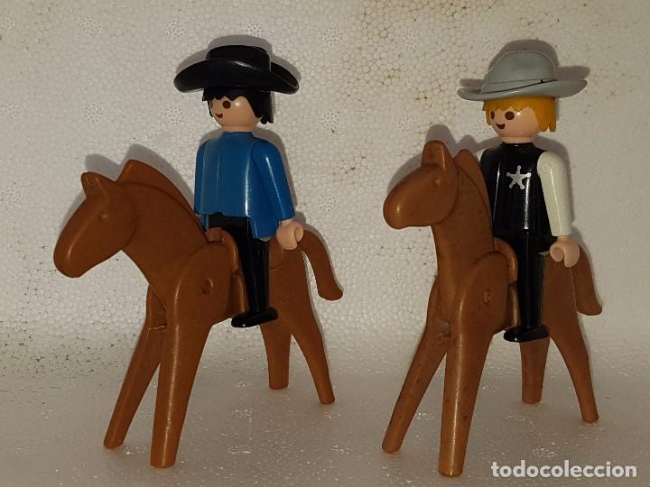 Playmobil: DOS PLAYMOBIL CON CABALLOS A&Ntilde;O 1974