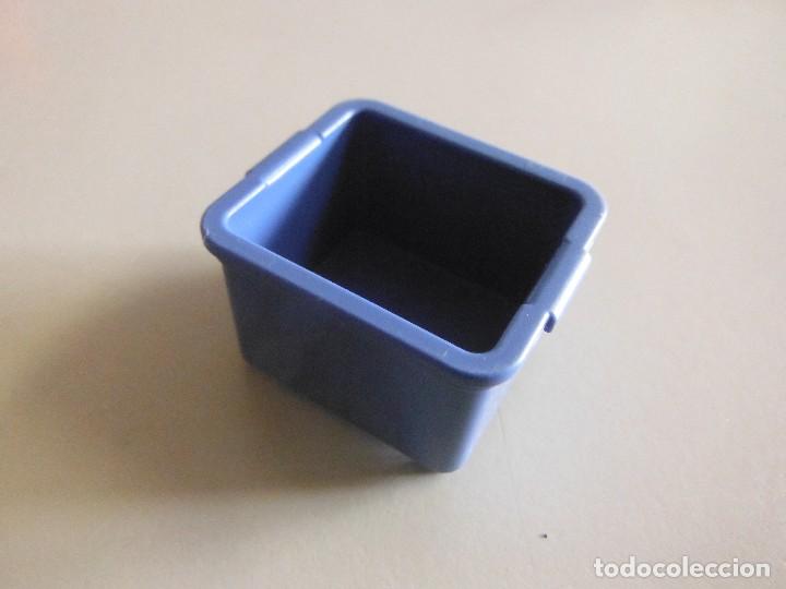Playmobil: PLAYMOBIL. caja caj&oacute;n azul. MENAJE COCINA bar VAJILLA . &iquest;CU&Aacute;NTOS NECESITAS?