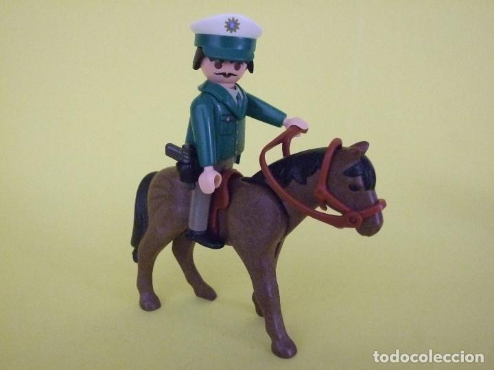 playmobil caballo policia