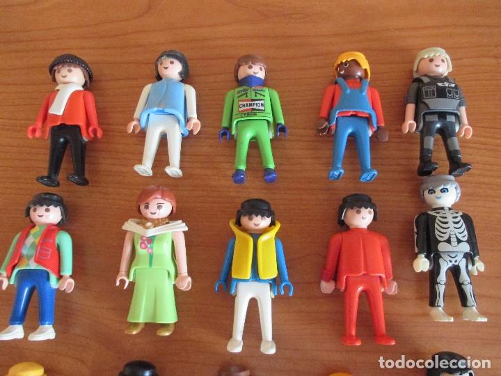 Playmobil: PLAYMOBIL: LOTE DE 25 FIGURAS VARIADAS - Foto 2
