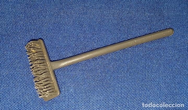 Playmobil: :::: TA62 - ACCESORIO PLAYMOBIL - CEPILLO - Foto 1