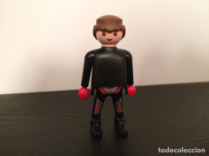 Playmobil manos rojas