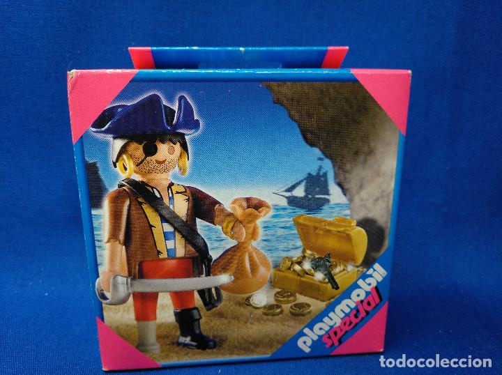 playmobil pirata con tesoro