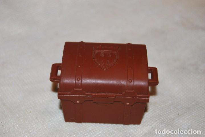Playmobil: PLAYMOBIL. ba&uacute;l cofre caja marr&oacute;n. pirata medieval 3550 tesoro. oeste.&iquest;Cu&aacute;ntas necesitas?