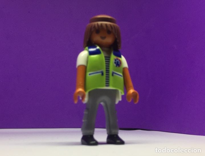 Playmobil: Playmobil chico chaleco verde - Foto 1