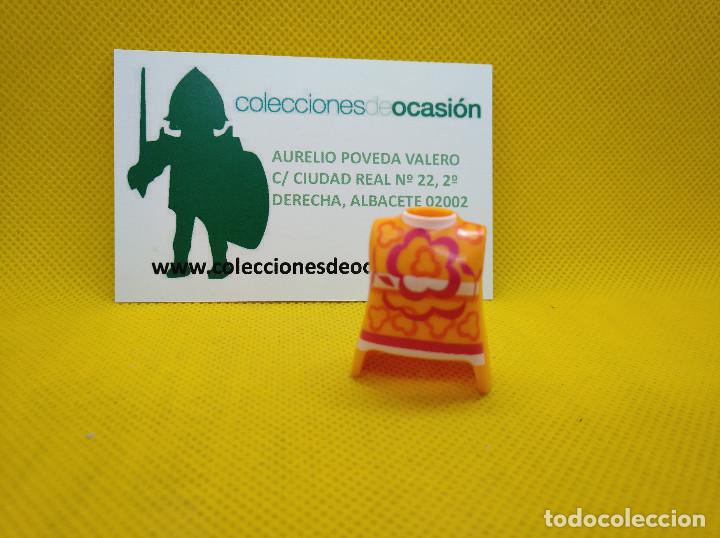 Playmobil: Playmobil Pecho de chica anaranjado con flores