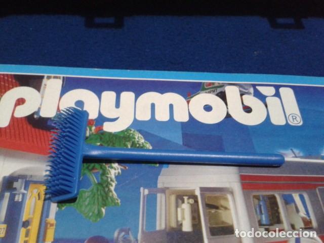 Playmobil: PIEZA ACCESORIO ORIGINAL PLAYMOBIL (  ESCOBA CEPILLO  AZUL  )